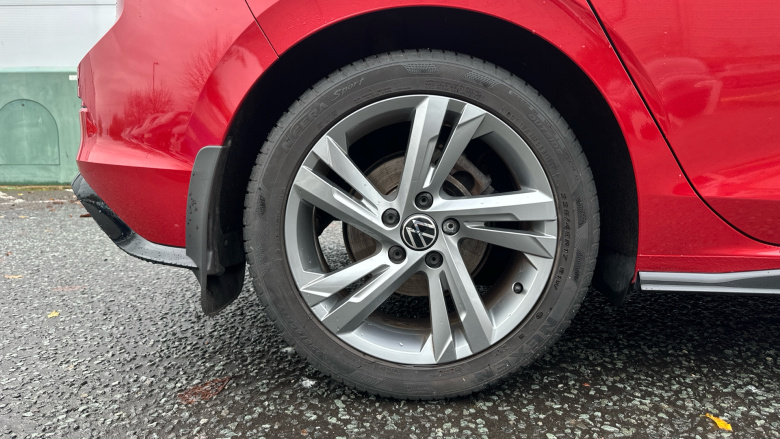 Volkswagen Golf 1.5 eTSI R-Line 5dr DSG Petrol Hatchback